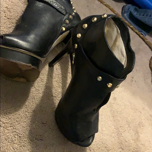 Michael Kors - Picture 2 of 3